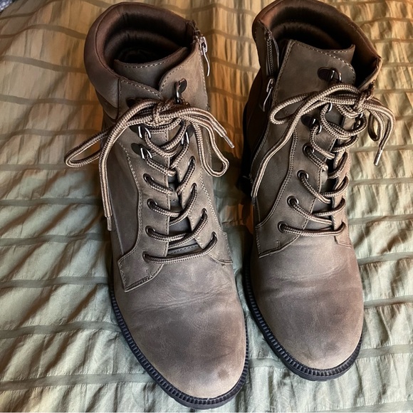 Torrid Olive Green Brown Suede Heeled Moto Boots Size 10.5 - Picture 2 of 9